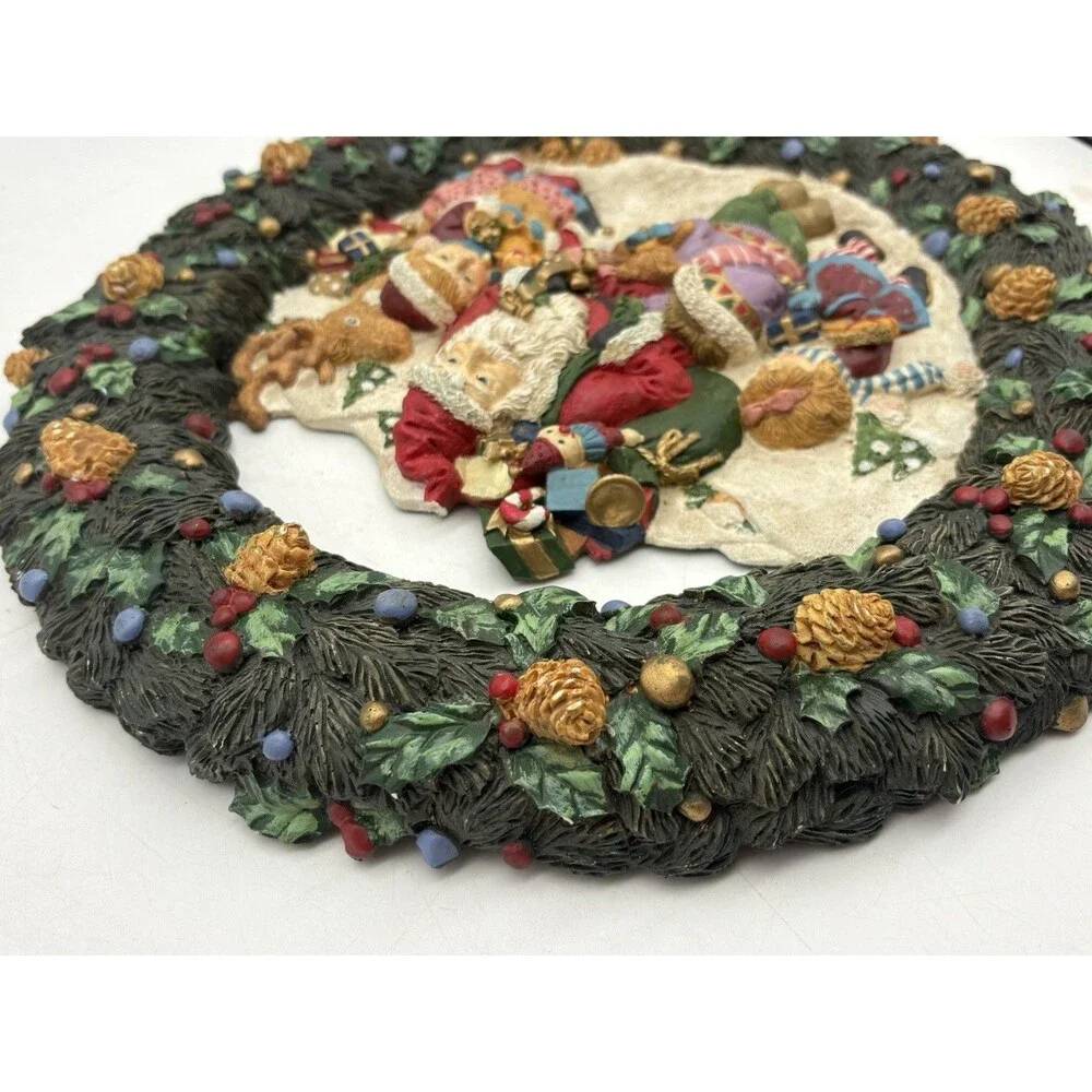 Vintage 12” Santa Wall Plaque Christmas Resin Wreath Kids Toys Taiwan